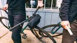 CHROME Helix Handlebar Bag & Shoulder Bag - Fog -Bicycle Accessories Store ac 172 fg helix handlebar bag lenkertasche schultertasche fog 5 1331787