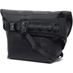 CHROME Mini Metro Messenger Bag - 20.5 L - Black XRF Reflective 6 CHROME Mini Metro Messenger Bag - 20.5 L - Black XRF Reflective -Bicycle Accessories Store bg 001 bxrf mini metro messenger bag kuriertasche 20 5l black xrf reflective 2 1540401