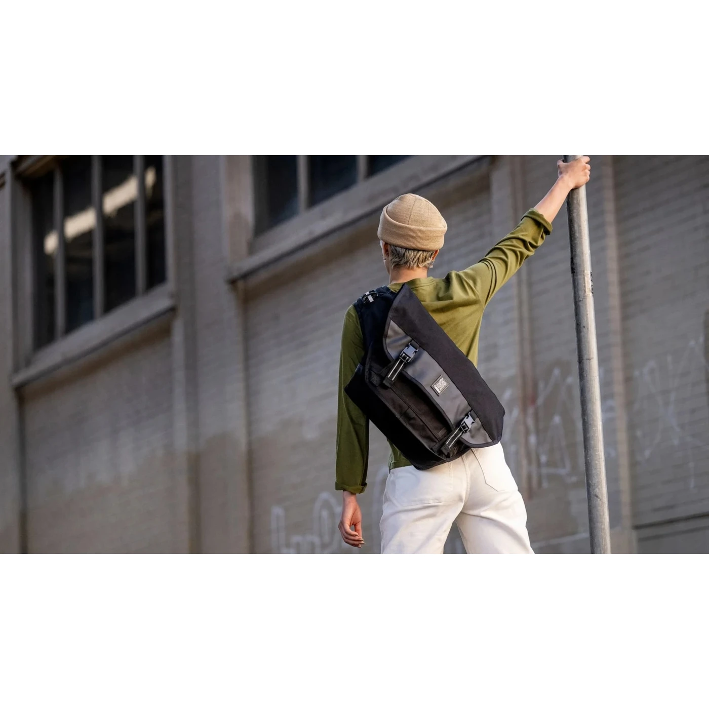 CHROME Mini Metro Messenger Bag - 20.5 L - Black XRF Reflective 5 CHROME Mini Metro Messenger Bag - 20.5 L - Black XRF Reflective - Image 3