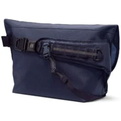 CHROME Citizen Messenger Bag - 24 L - Navy Tritone -Bicycle Accessories Store bg 002 nvtr citizen messenger bag kuriertasche 24l navy tritone 2 1461457