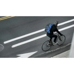 CHROME Citizen Messenger Bag - 24 L - Navy Tritone -Bicycle Accessories Store bg 002 nvtr citizen messenger bag kuriertasche 24l navy tritone 4 1461455