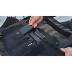 CHROME Citizen Messenger Bag - 24 L - Navy Tritone -Bicycle Accessories Store bg 002 nvtr citizen messenger bag kuriertasche 24l navy tritone 5 1461456