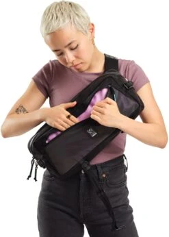 CHROME Kadet Sling Bag - 9 L - Black XRF Reflective -Bicycle Accessories Store bg 196 rbrf kadet sling bag umhaengetasche 9l rainbow reflective 6 1539872 1