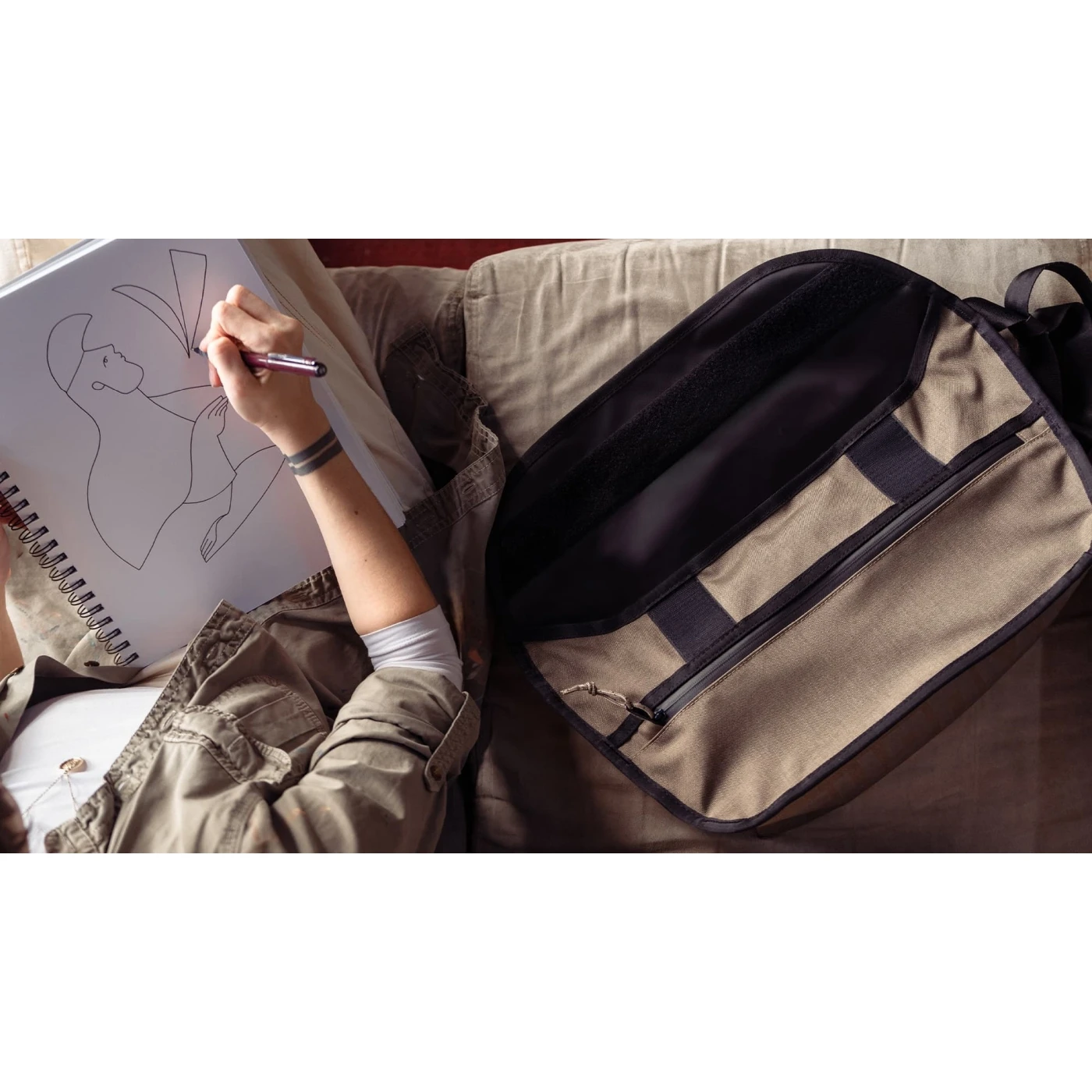 CHROME Simple Messenger MD - 15L - Black 13 CHROME Simple Messenger MD - 15L - Black - Image 11