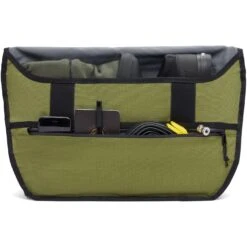 CHROME Simple Messenger MD - 15L - Olive Branch -Bicycle Accessories Store bg 332 olbr simple messenger md 12l kuriertasche olive branch 4 1220395