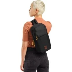 CHROME Ruckas Sling - 8 L - Black -Bicycle Accessories Store bg 347 bk ruckas sling umhaengetasche 8l black 7 1467850